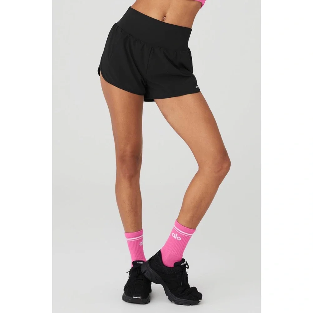 Alo Yoga Gold Medal Short Black XXS